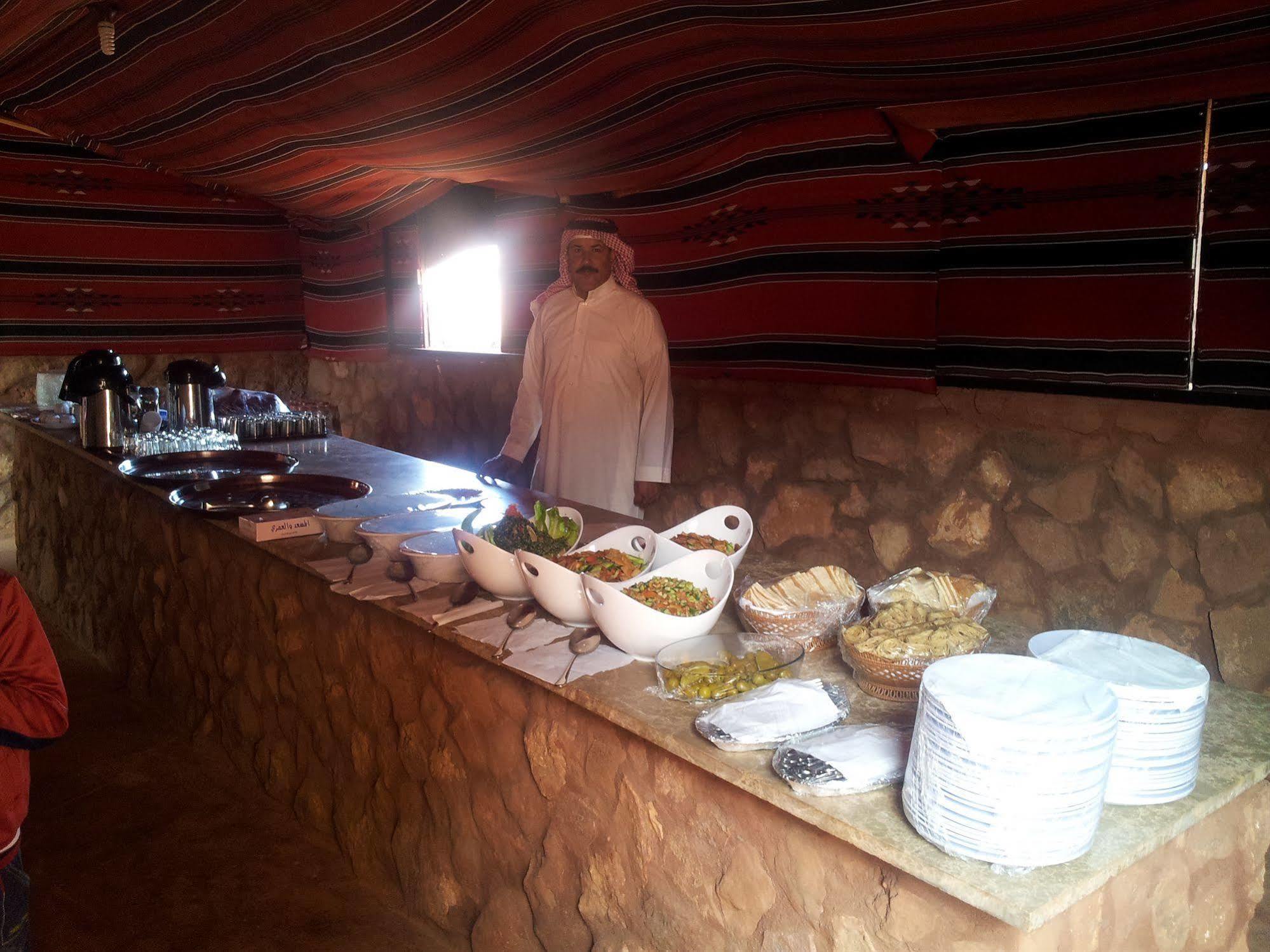 Wadi Rum Caravan Camp Bagian luar foto